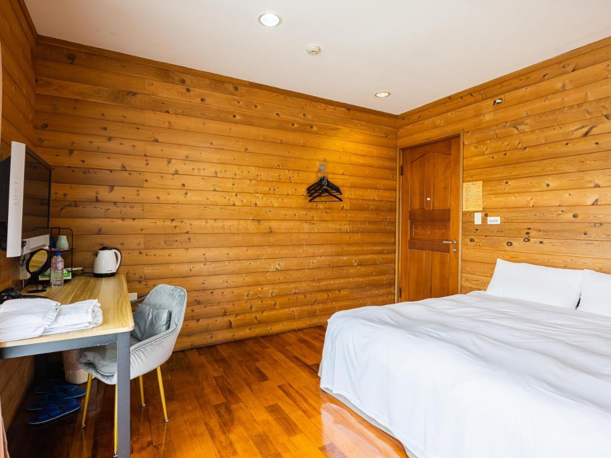 Bishui Shanju Lakeside B&B Ючи Екстериор снимка